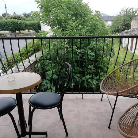 Appartamento Meublés de tourisme LE TRIANON et LE PETIT TRIANON Saint-Junien Esterno foto