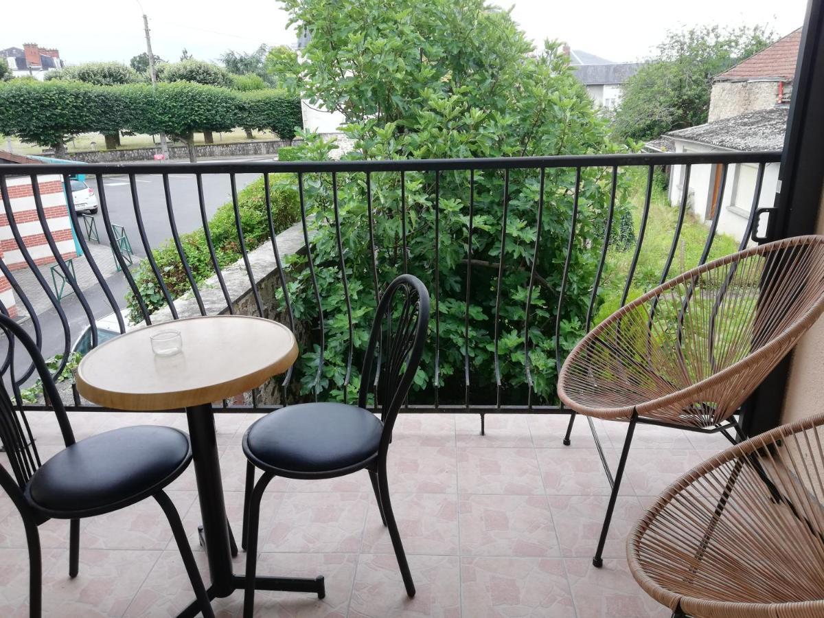 Appartamento Meublés de tourisme LE TRIANON et LE PETIT TRIANON Saint-Junien Esterno foto