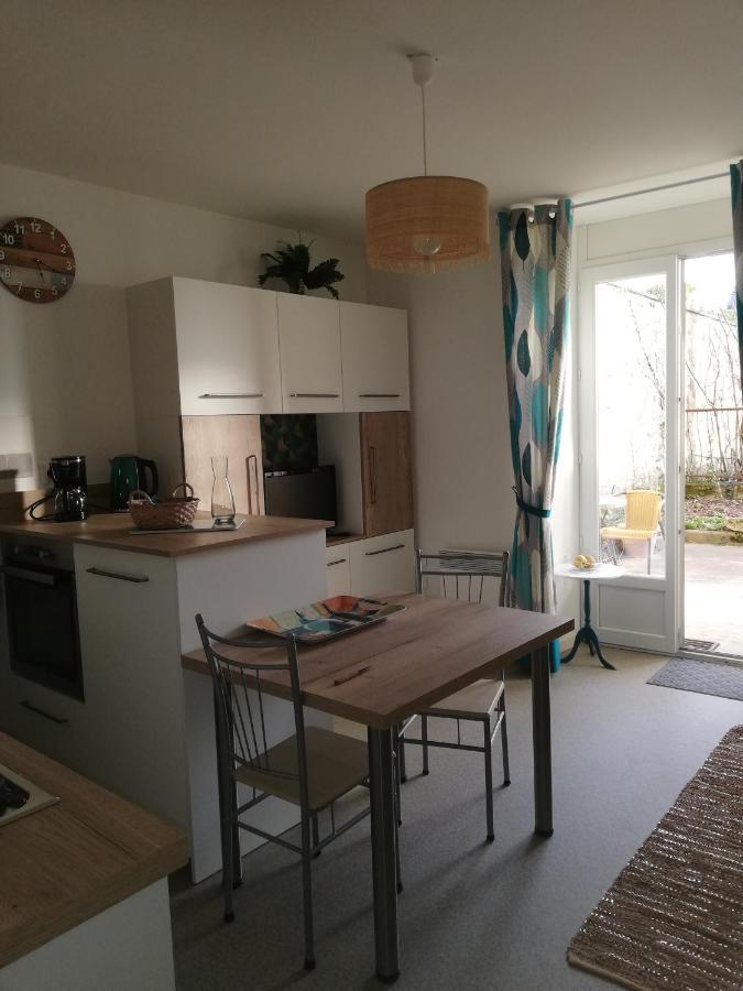 Appartamento Meublés de tourisme LE TRIANON et LE PETIT TRIANON Saint-Junien Esterno foto